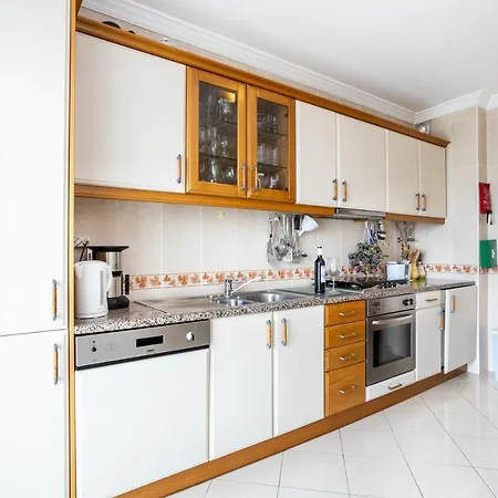Floor With Great Views! Appartement