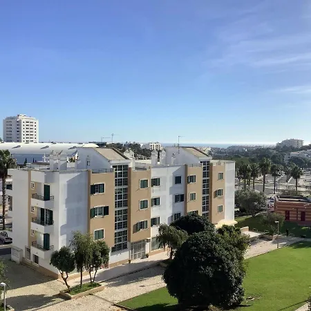 Floor With Great Views! Appartement